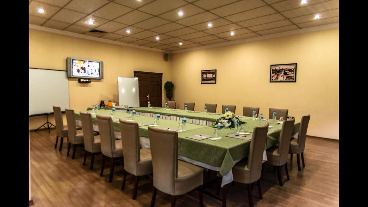 Kristal Otel Adana Exterior photo